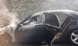 爆料奔驰自燃事件视频在线观看,惊心动魄！奔驰自燃事件视频全程回顾